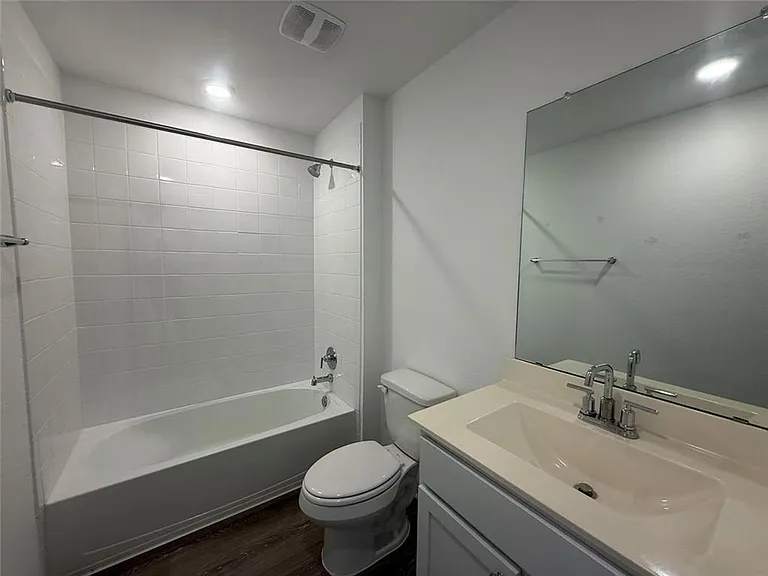 235 Sweetwater Creek Ln — Photo 16