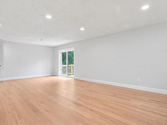 4th image of 172 Pine Swamp Rd