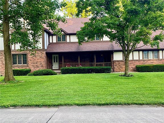 2nd image of 4766 Beechmont Dr