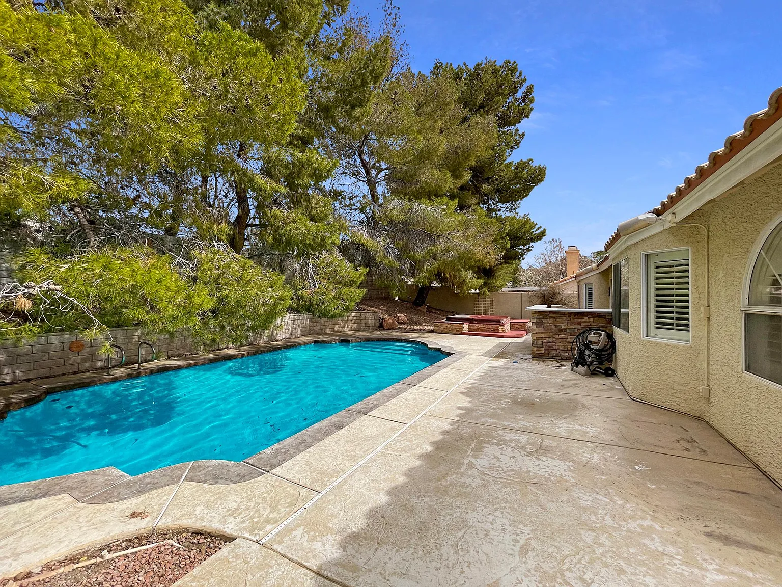 4 bed, 2.5 bath, 2593 sqft, $3,695 — Photo 1