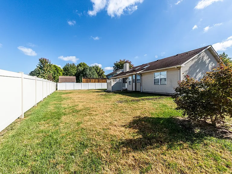 1113 S Walnut St — Photo 28