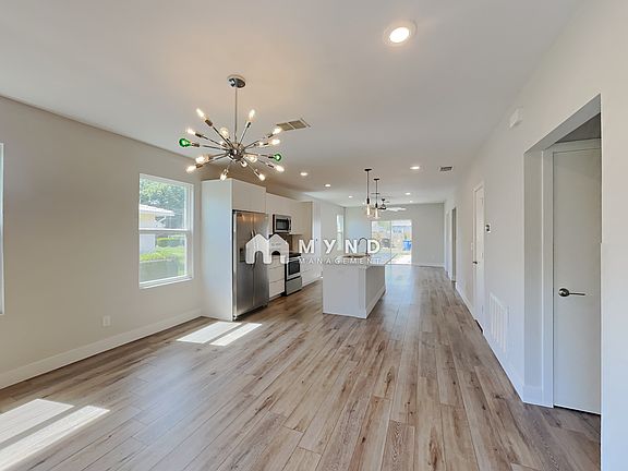4th image of 2917 16th Ave S