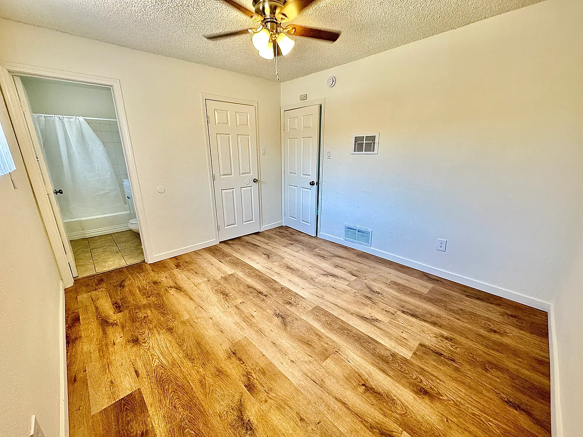 Building Photo - Coldwater Canyon Ave