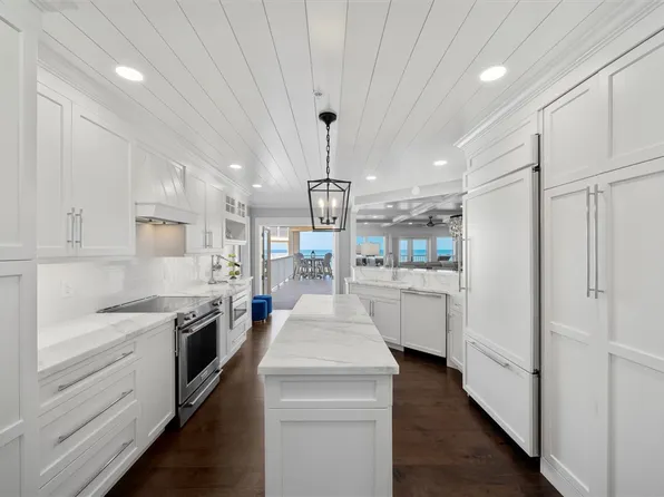 8814 S Sea Oaks Way APT 303, Vero Beach, FL 32963