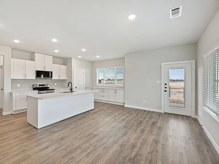 4265 Clovis Ct — Photo 8