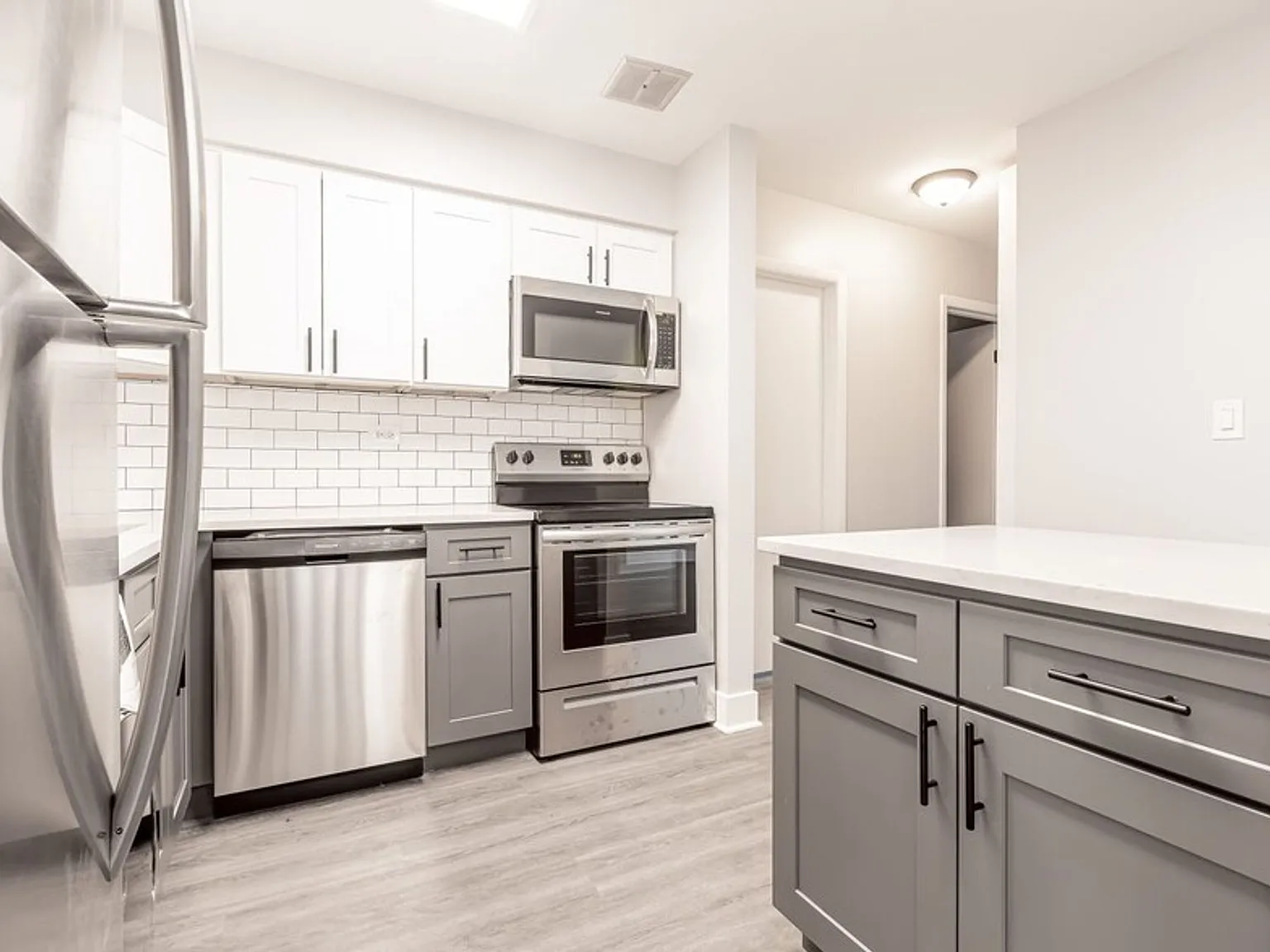 Grand Park Apartments — Photo 3
