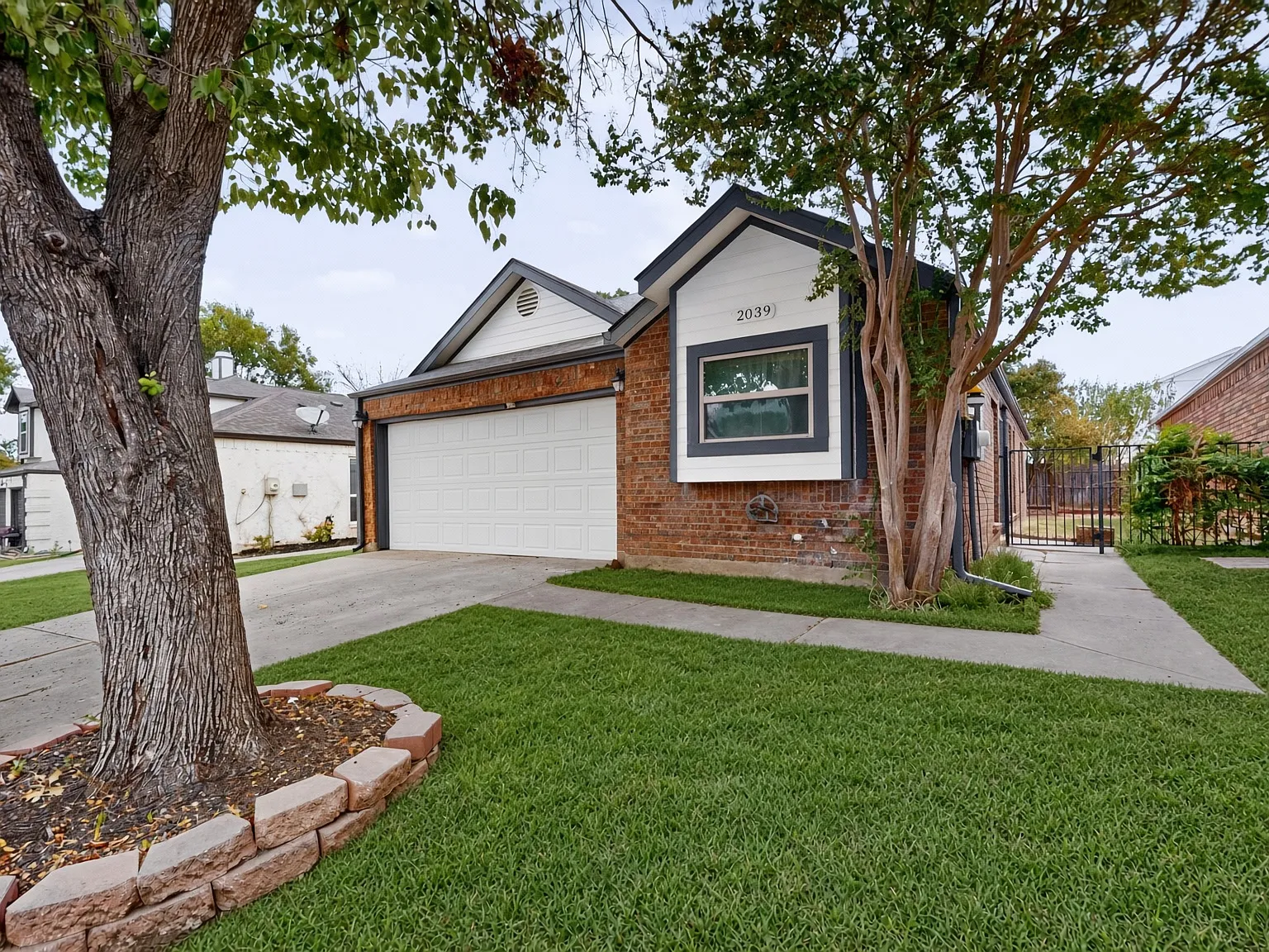 3 bed, 1278 sqft, $2,100 — Photo 2