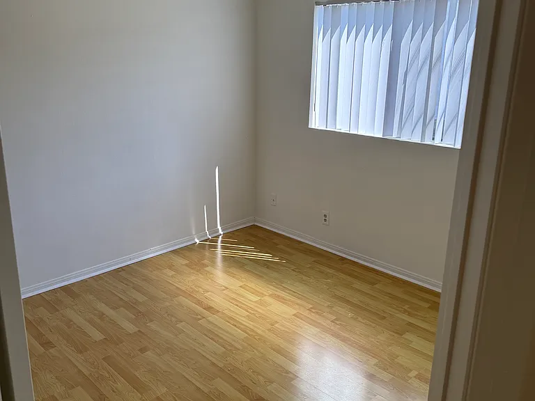1141 Elm Ave #2 — Photo 8