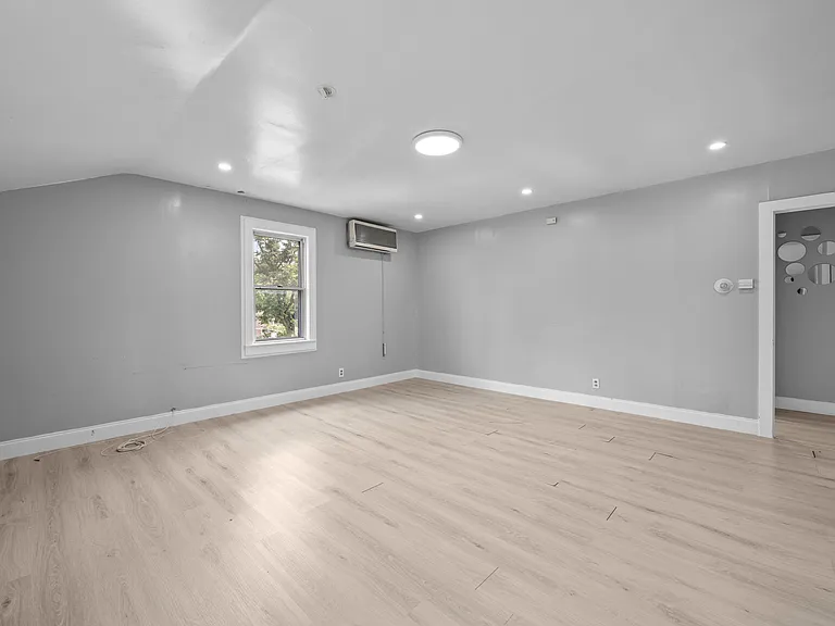1514 Ratzer Rd #2 — Photo 3