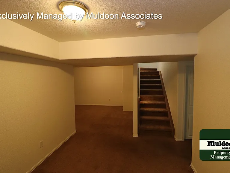 1661 W Siesta Dr — Photo 11