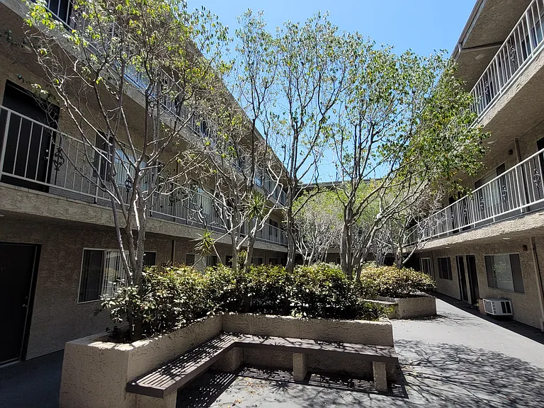 Westminster Square — Photo 10