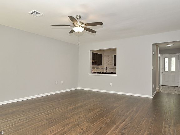 5th image of 1095 Oakcroft Ln