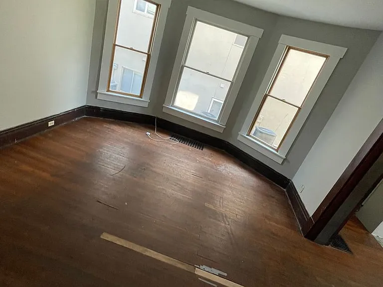 136 E Norwich Ave — Photo 9