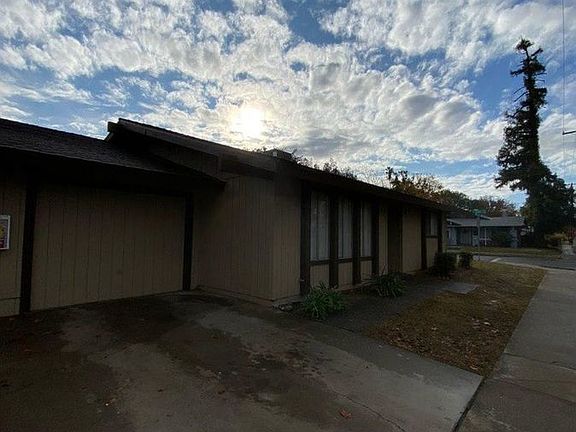 3rd image of 1510 E Hedges Ave