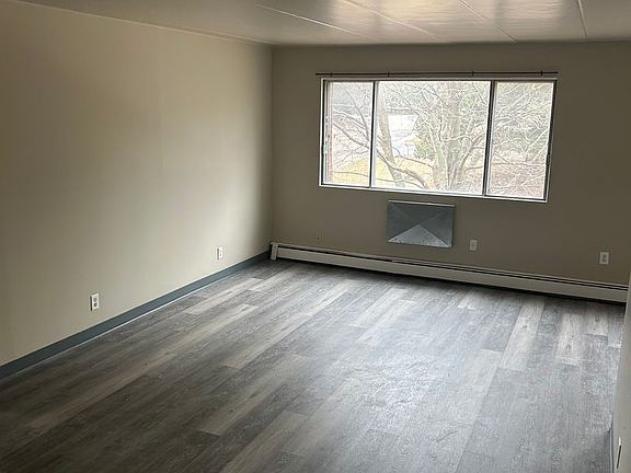 2nd image of 815 Belmont Blvd #204