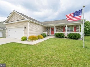 61 Twickenham Dr, Martinsburg, WV 25403