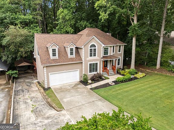 5th image of 5954 Henley Dr