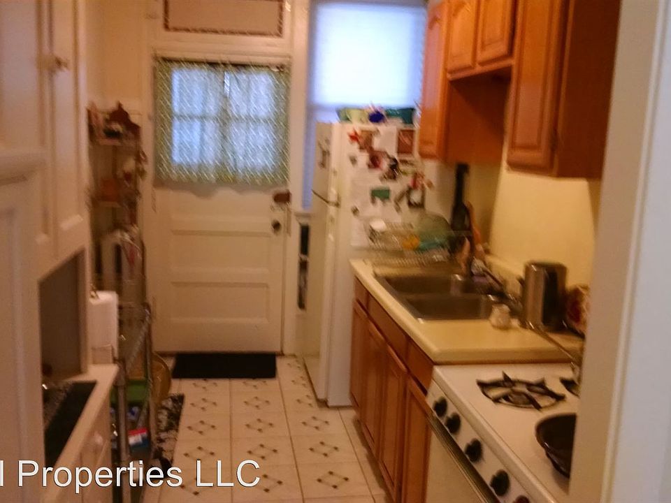 1st image of 2315 W Ainslie St #1