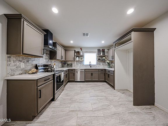 5th image of 6932 W HAVEN Avenue
