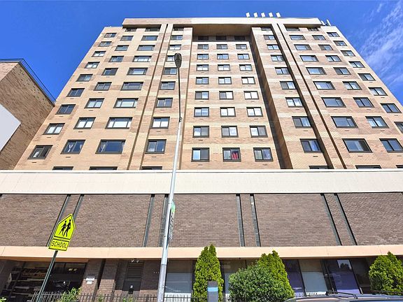 3rd image of 11949 Union Tpke APT 11F