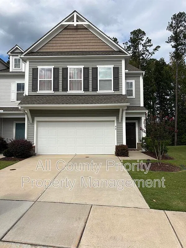 3 bed, 2.5 bath, $2,085 — Photo 1