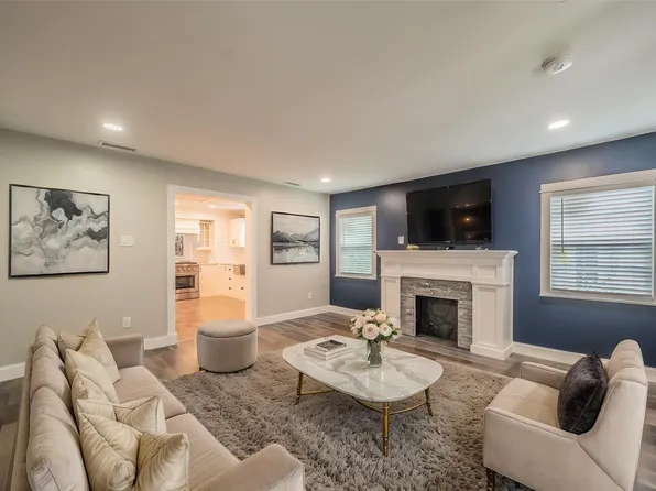 1015 Epenard St, Dallas, TX 75211