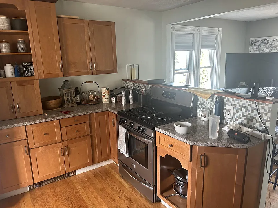 82 Lowell St #3