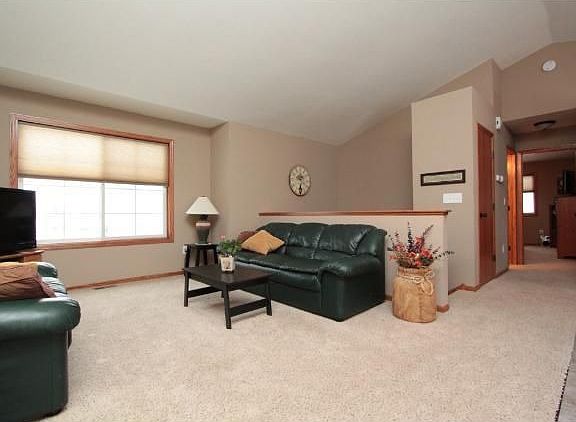 3rd image of 335 Horizon Dr