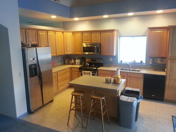 3rd image of 1265 Jacaranda Dr