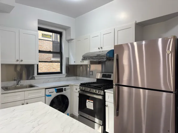 51-17 Skillman Avenue image 4 of 8