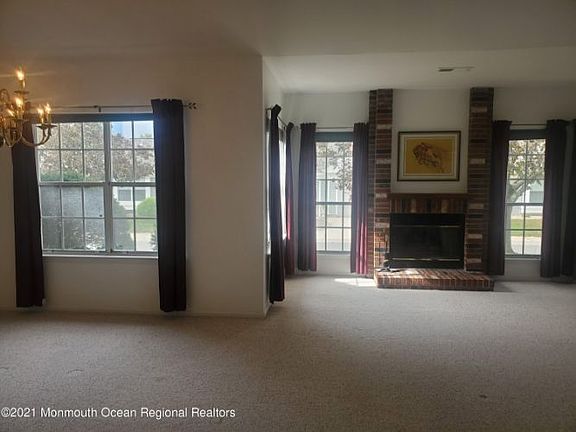 4th image of 1075A Buckingham Dr