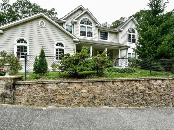 59 Ketewomoke Drive, Huntington, NY 11743