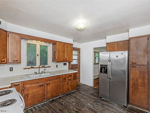 5th image of 10300 Brian Rd