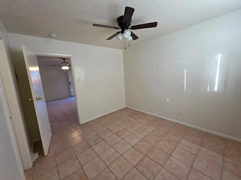 301 Utah St SE #4 — Photo 7