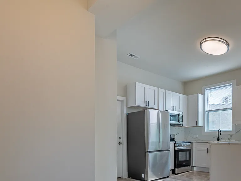 2837 W Lexington St #2R — Photo 6