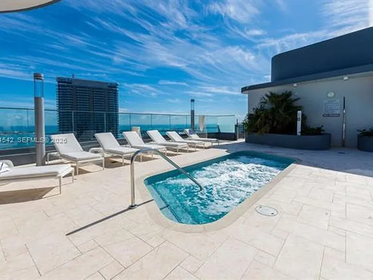 1000 Brickell Plz #CU-4104 — Photo 47
