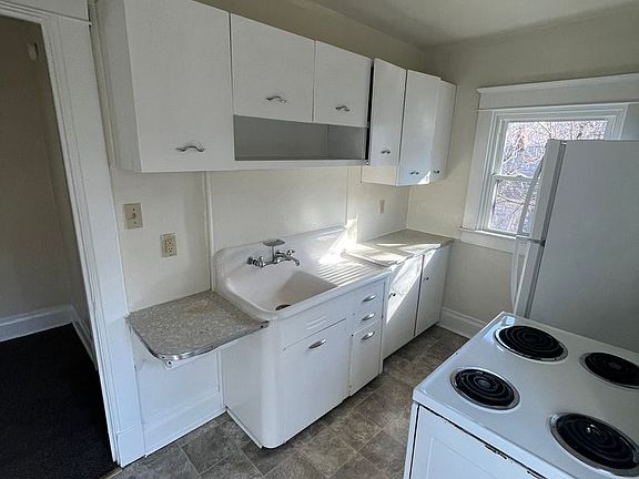5th image of 721 Poplar St Floor 2