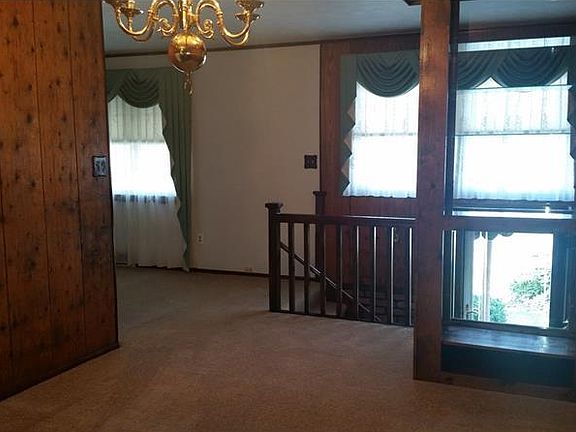 5th image of 861 Quaker Dr