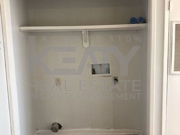 3rd image of 312 Vieux Orleans Cir #C
