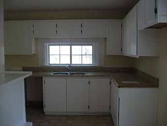 2nd image of 1102 Lake Ave
