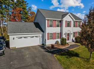 12 Crawford Ln, Hooksett, NH 03106