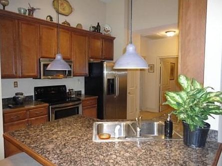 4th image of 13378 Riverlake Dr
