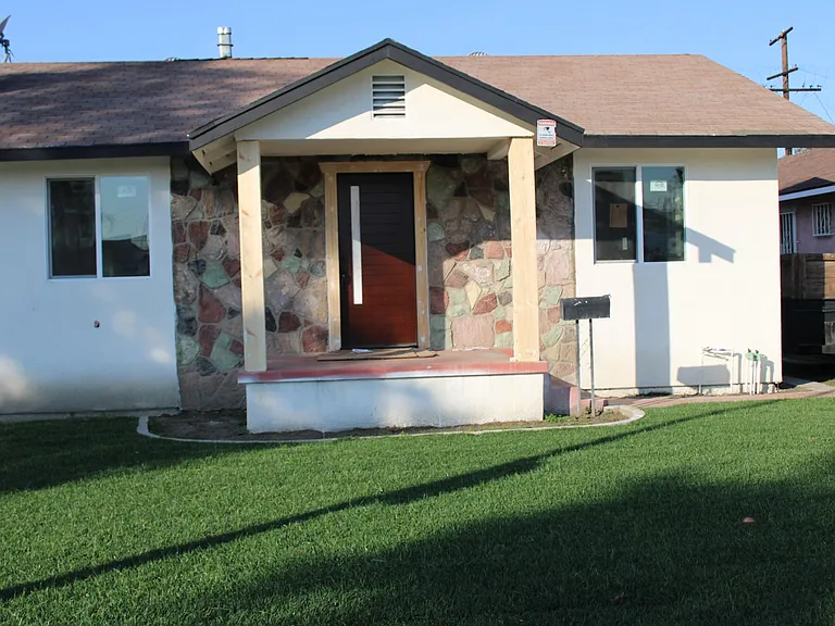 6613 Hood Ave — Photo 1