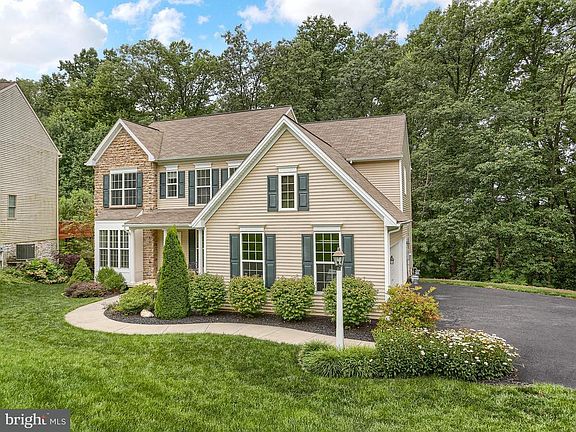 2nd image of 302 Deer Path Dr