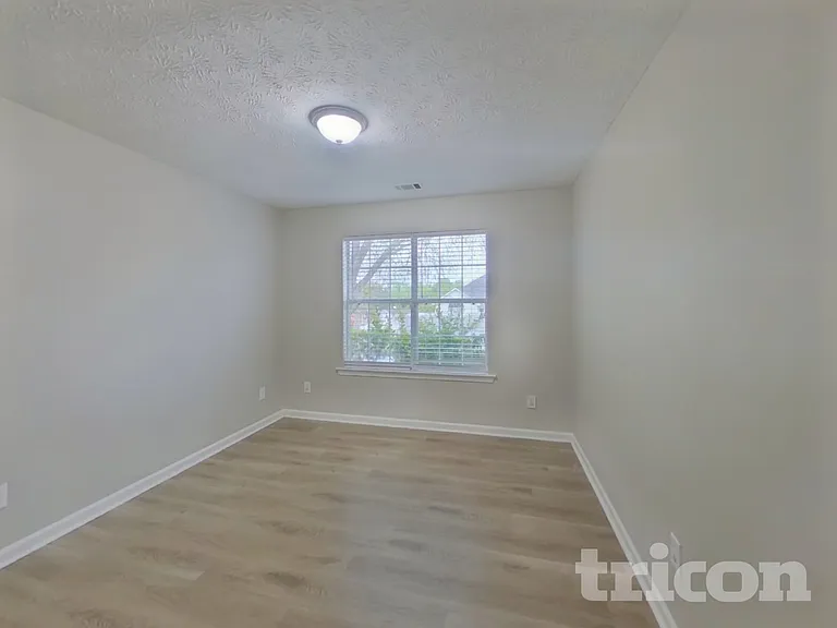 800 Lorraine Ln — Photo 21