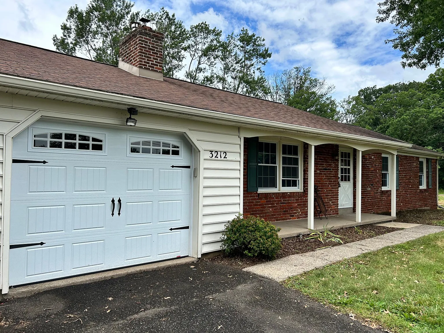 3 bed, 1296 sqft, $2,800 — Photo 2