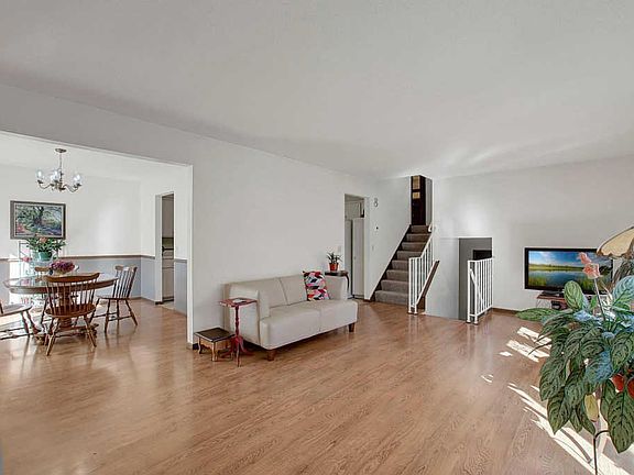 5th image of 2210 Leona Dr