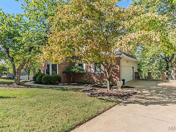 3rd image of 727 Heatherstone Dr