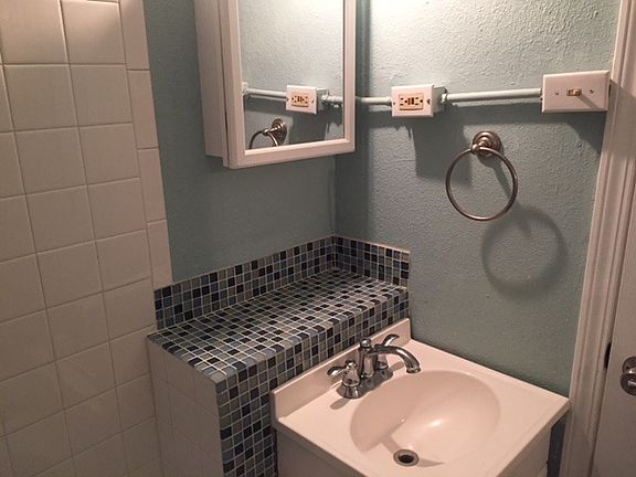 5th image of 119 Katherine St NE APT B