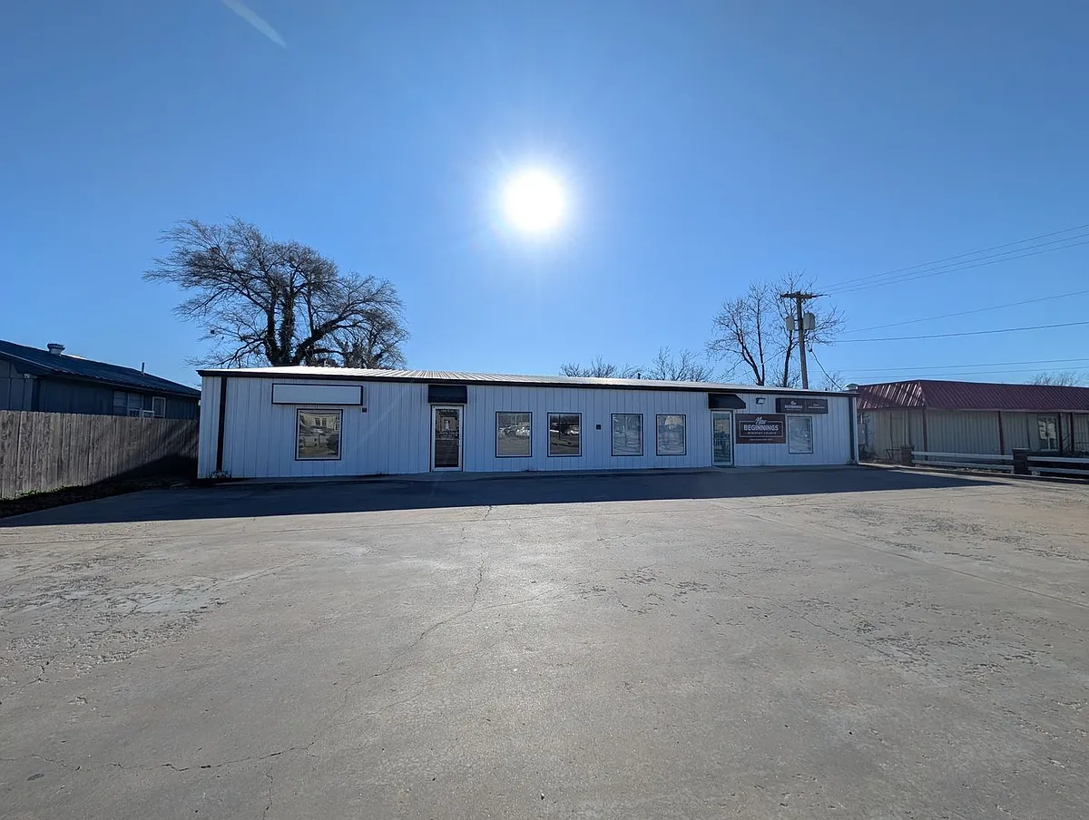 Building Photo - 1302 NE 1st St